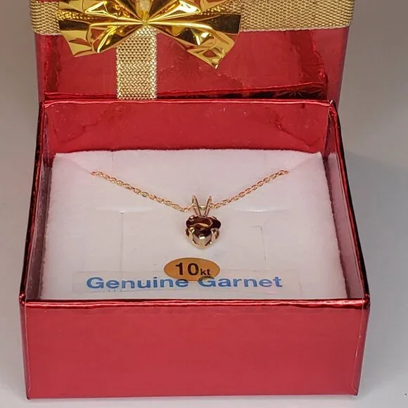 Natural Garnet Heart Pendant Necklace - 10KT - Picture 3 of 8
